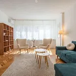 Calm And Relaxing 2Bdrm Apаrtment In City Centre