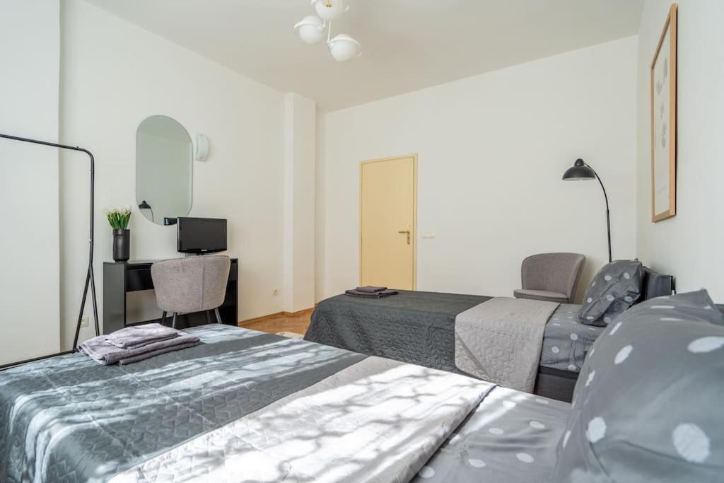Calm And Relaxing 2bdrm Apаrtment In City Centre Apartemen