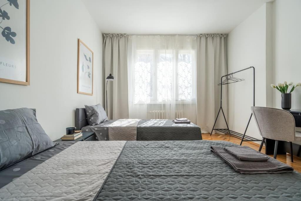 Calm And Relaxing 2bdrm Apаrtment In City Centre Apartemen *