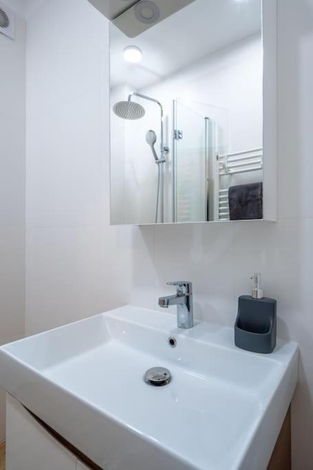 Calm And Relaxing 2bdrm Apаrtment In City Centre Apartemen *