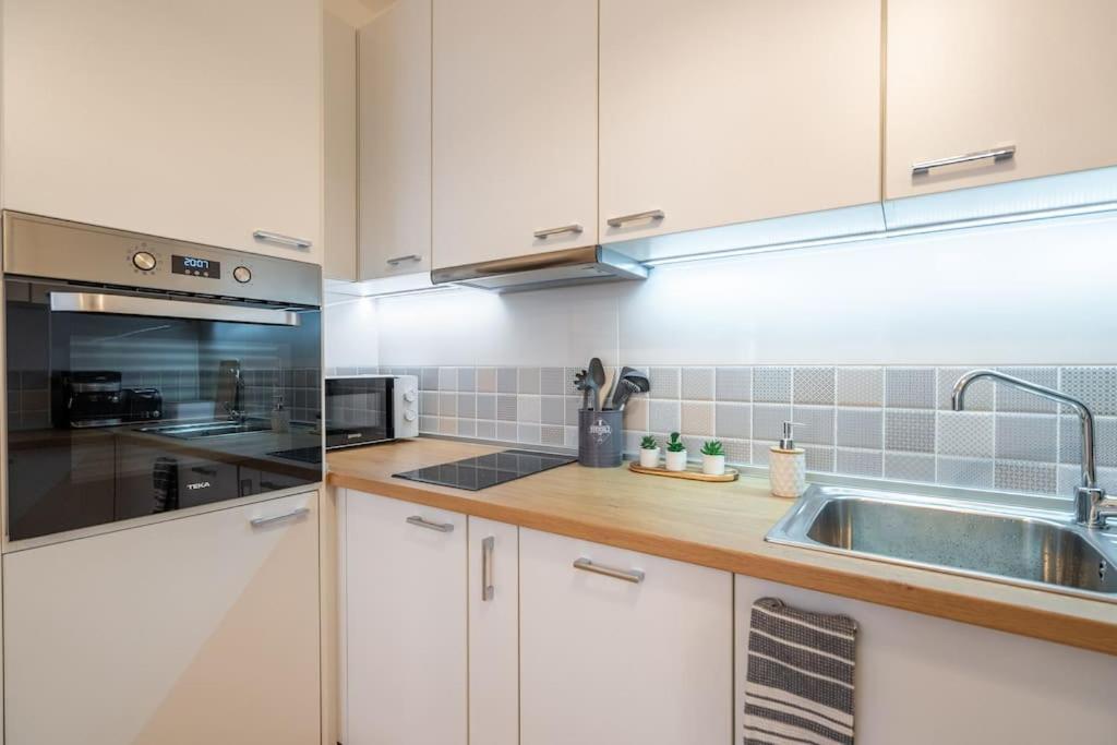 Calm And Relaxing 2bdrm Apаrtment In City Centre *