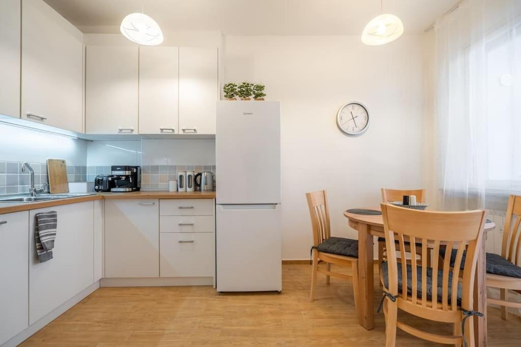 Apartemen Calm And Relaxing 2bdrm Apаrtment In City Centre